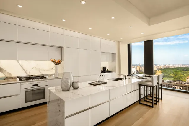 $15,350,000 | 53 West 53rd Street, Unit 49A | Midtown Central