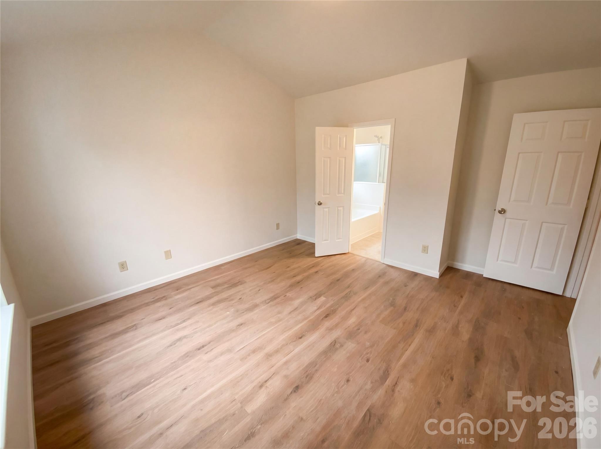 5719 Rocbridge Lane Charlotte, NC 28208 - Photo 4 of 24