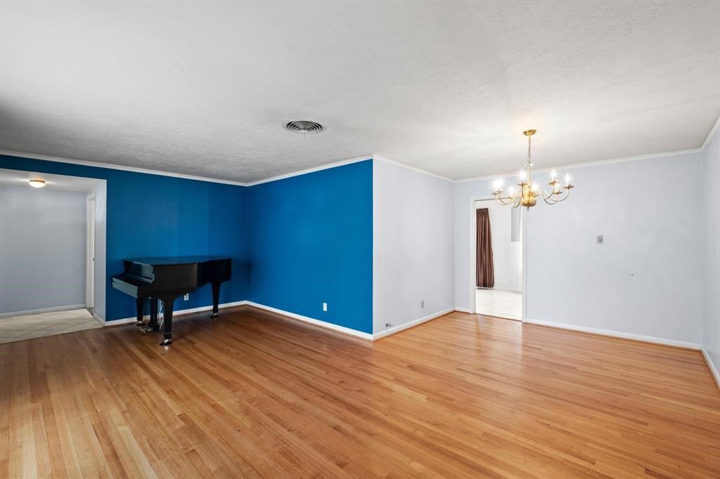 7722 Dillon Street Houston, TX 77061 - Photo 3 of 18
