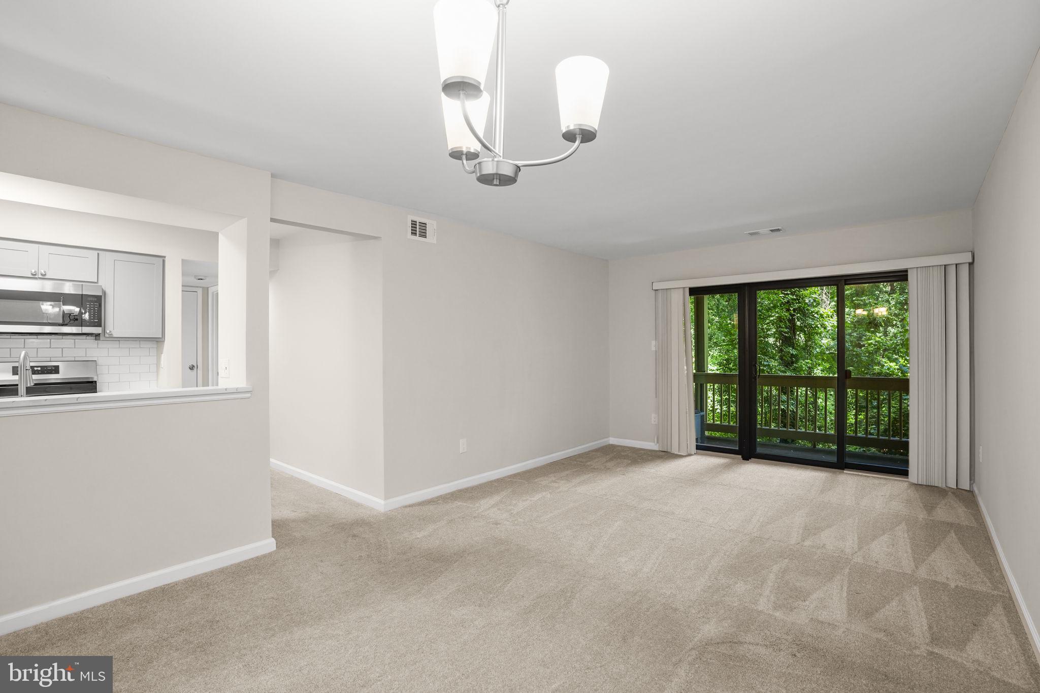 5818 Royal Ridge Drive, Unit M Springfield, VA 22152 - Photo 4 of 33
