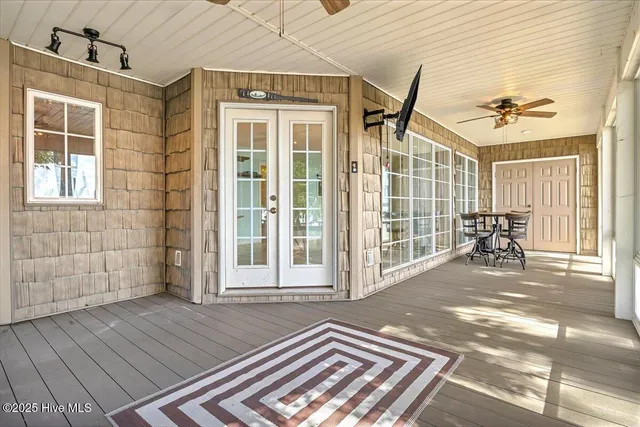 $724,900 | 814 Canal Cove Road, Lake Waccamaw, NC 28450