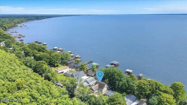 $724,900 | 814 Canal Cove Road, Lake Waccamaw, NC 28450