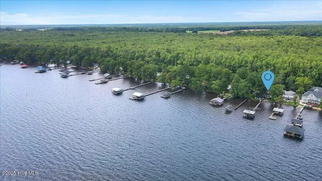 $724,900 | 814 Canal Cove Road, Lake Waccamaw, NC 28450