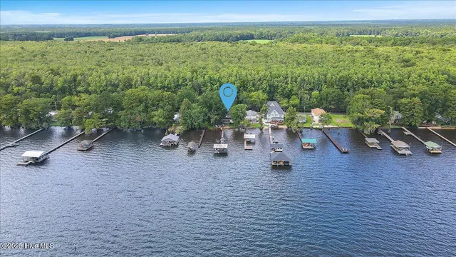 $724,900 | 814 Canal Cove Road, Lake Waccamaw, NC 28450