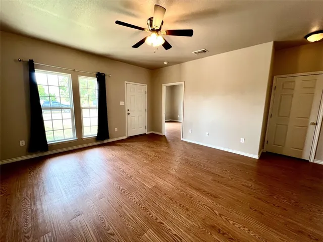 $1,600 | 1295 Harper Trail, Lockhart, TX 78644