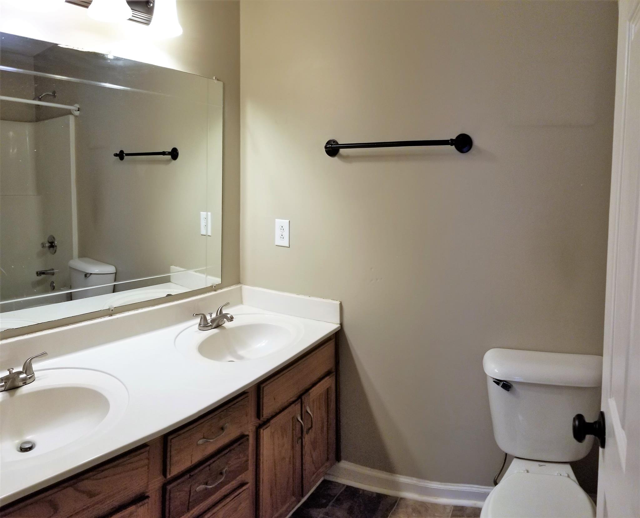 608 Avondale Road Oak Grove, KY 42262 - Photo 8 of 11 master bath