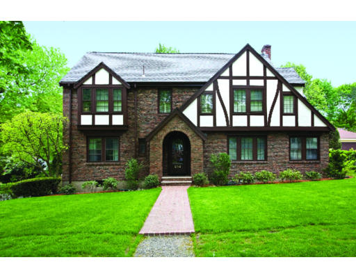 284 Dorset Road Newton, MA 02468 - Photo 1 of 10 a front view of a house with garden