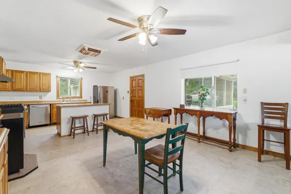 $350,000 | 15194 Wonderland Boulevard, Redding, CA 96003
