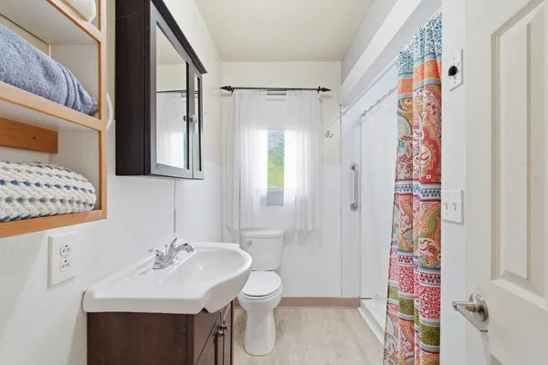 $350,000 | 15194 Wonderland Boulevard, Redding, CA 96003