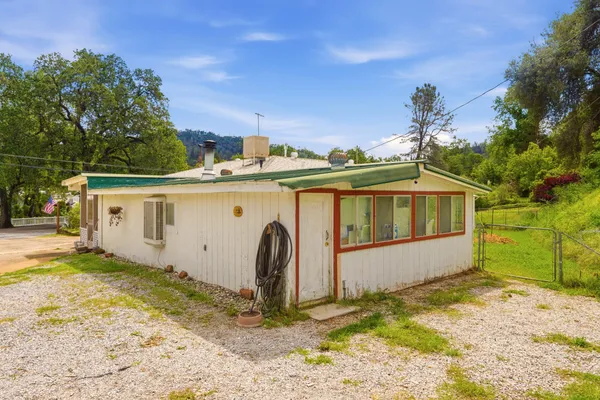 $350,000 | 15194 Wonderland Boulevard, Redding, CA 96003