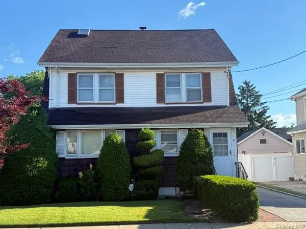 $860,000 | 6 Wilson Street, East Rockaway, NY 11518