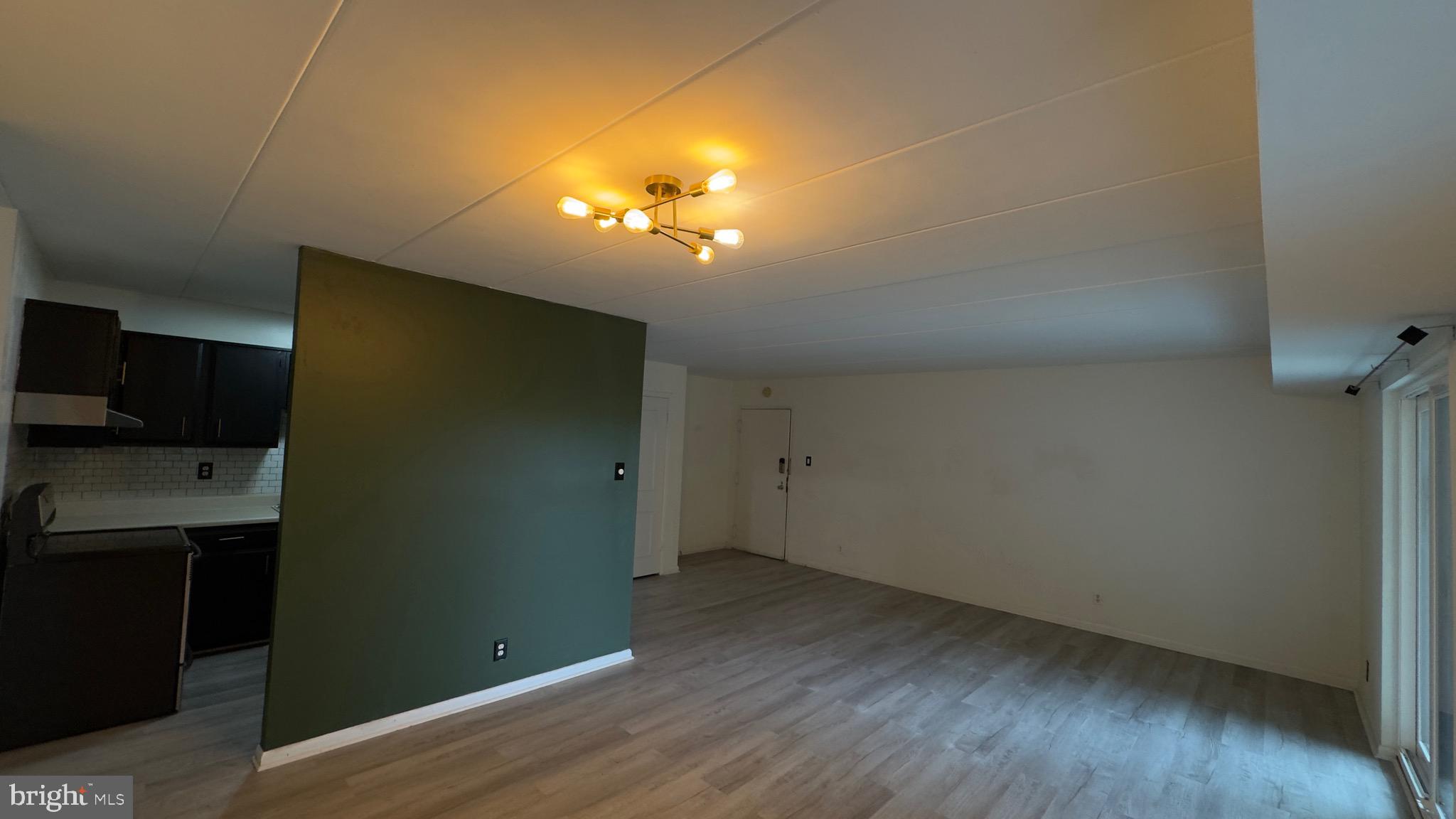 6270 Edsall Road, Unit 301 Alexandria, VA 22312 - Photo 5 of 14