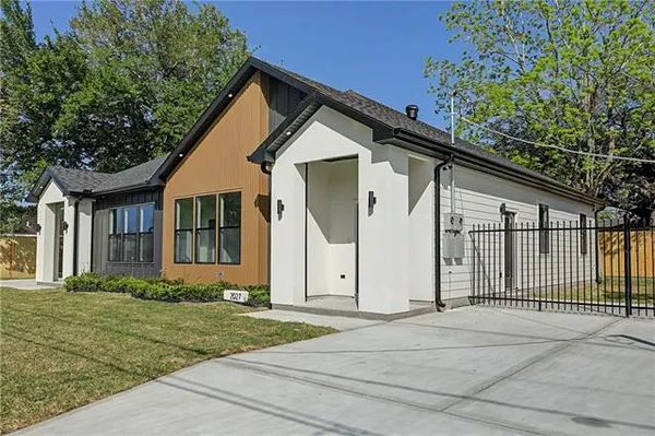 $429,900 | 2027-2029 West Beauregard Street, Chalmette, LA 70043