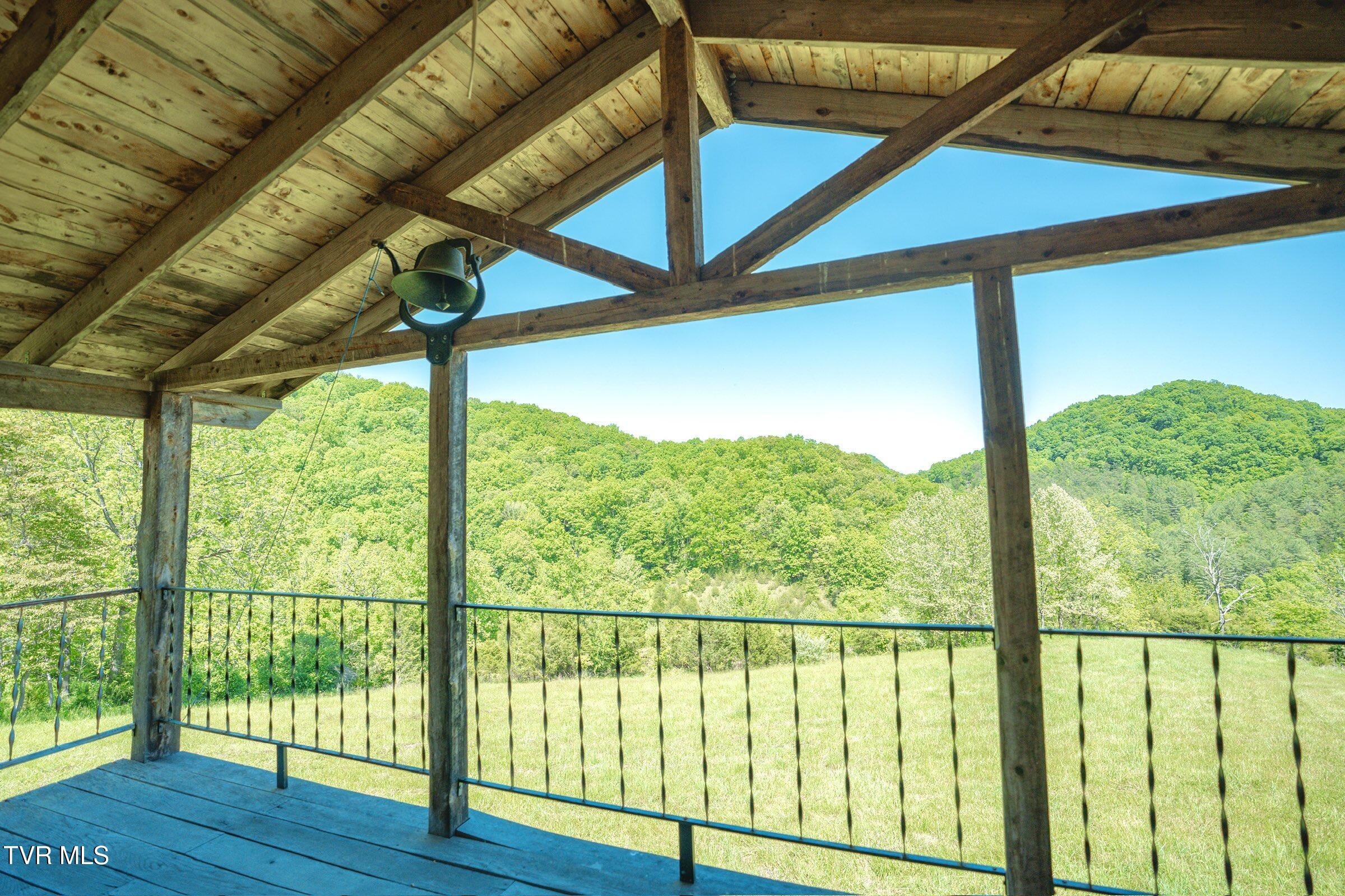 4892 Limestone Vly Road Duffield, VA 24244 - Photo 4 of 17 Cabin_porchShot