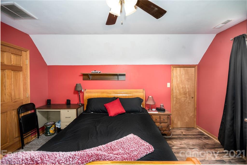 69 Renea Drive Brevard, NC 28712 - Photo 19 of 35 Gallery Image 19