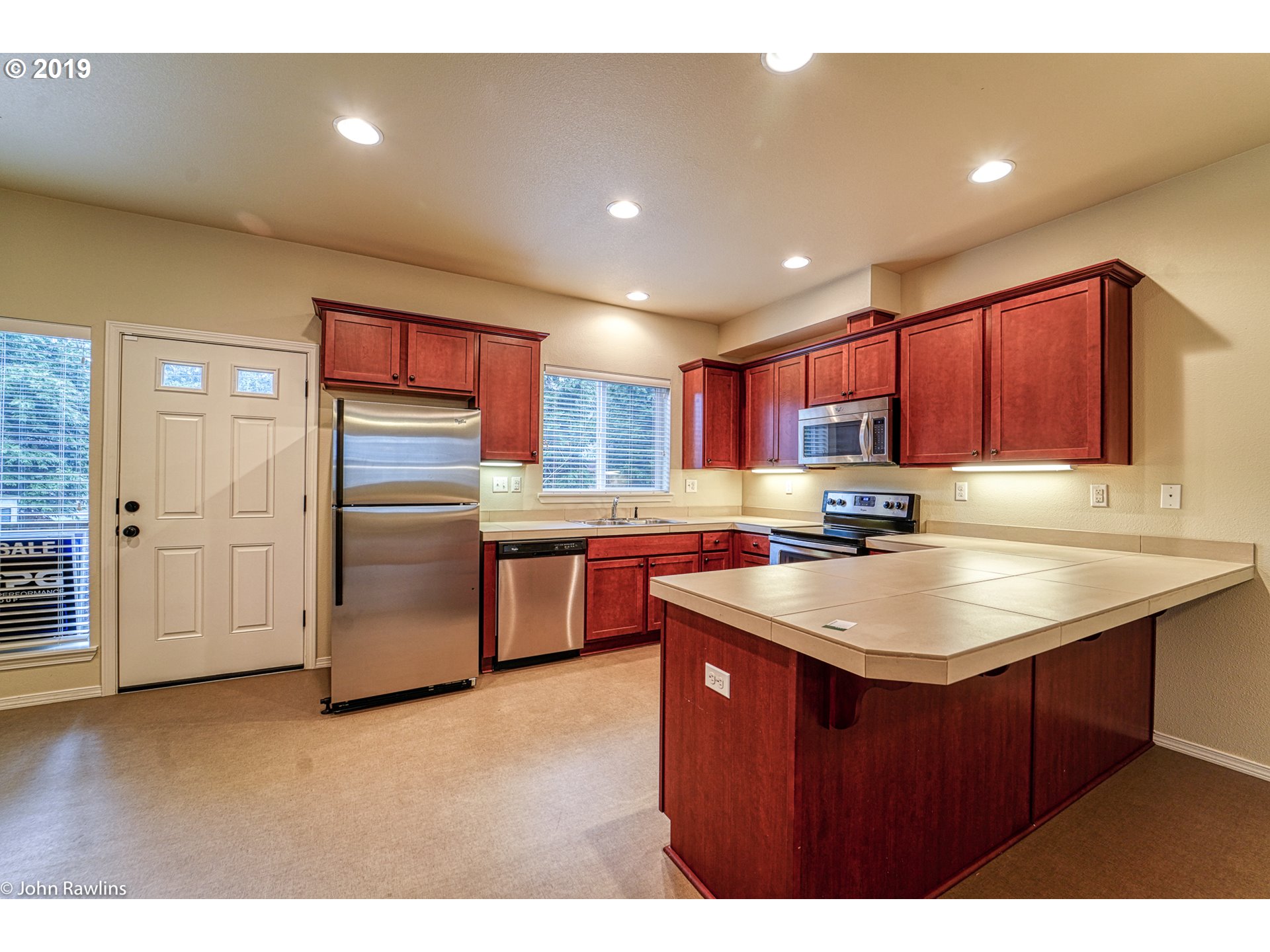 3346 Southwest Multnomah Boulevard Portland, OR 97219 - Photo 13 of 19 Gallery Image 13