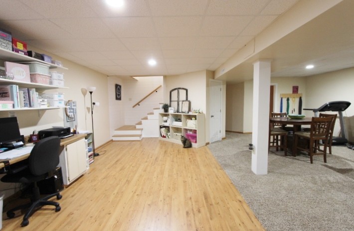 3157 Buckeye Road Erin, TN 37061 - Photo 19 of 41 a living room with furniture and a flat screen tv