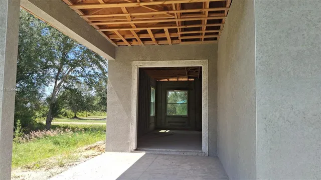 a view of an entryway of the house