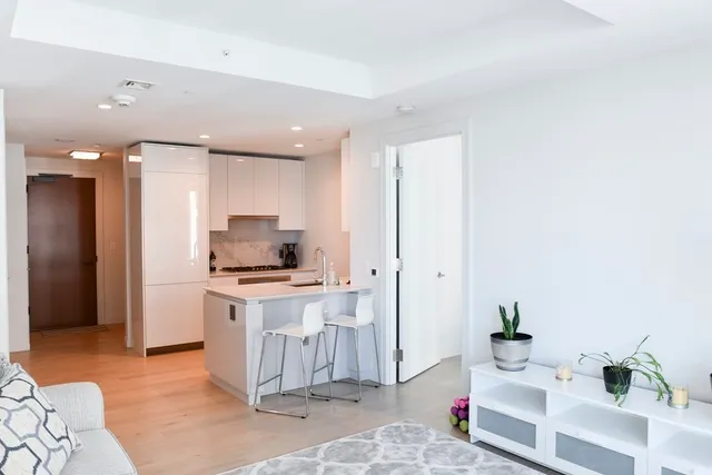 $6,000 | 135 Seaport Boulevard, Unit 1201, Boston, MA 02210