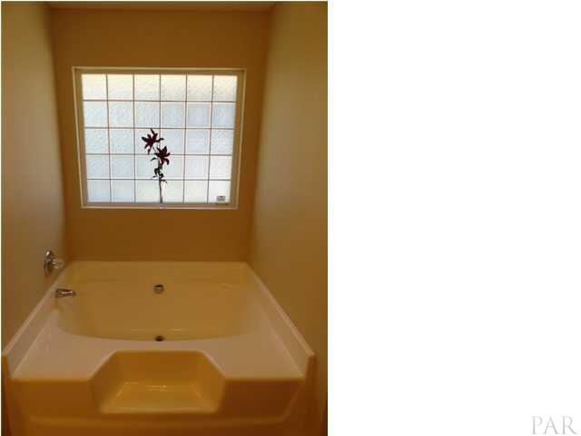 4116 Audiss Road Milton, FL 32583 - Photo 14 of 24 Master Bath Garden Tub