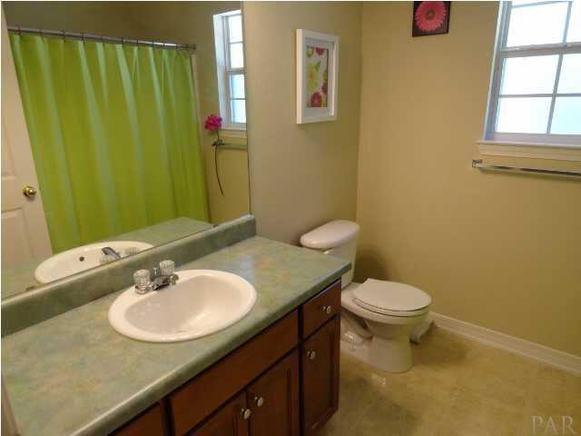 4116 Audiss Road Milton, FL 32583 - Photo 18 of 24 Hall Bath