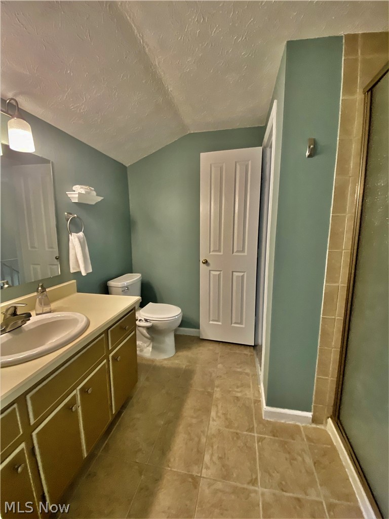 1865 Winchester Road Cleveland, OH 44124 - Photo 5 of 6 Owner's bathroom