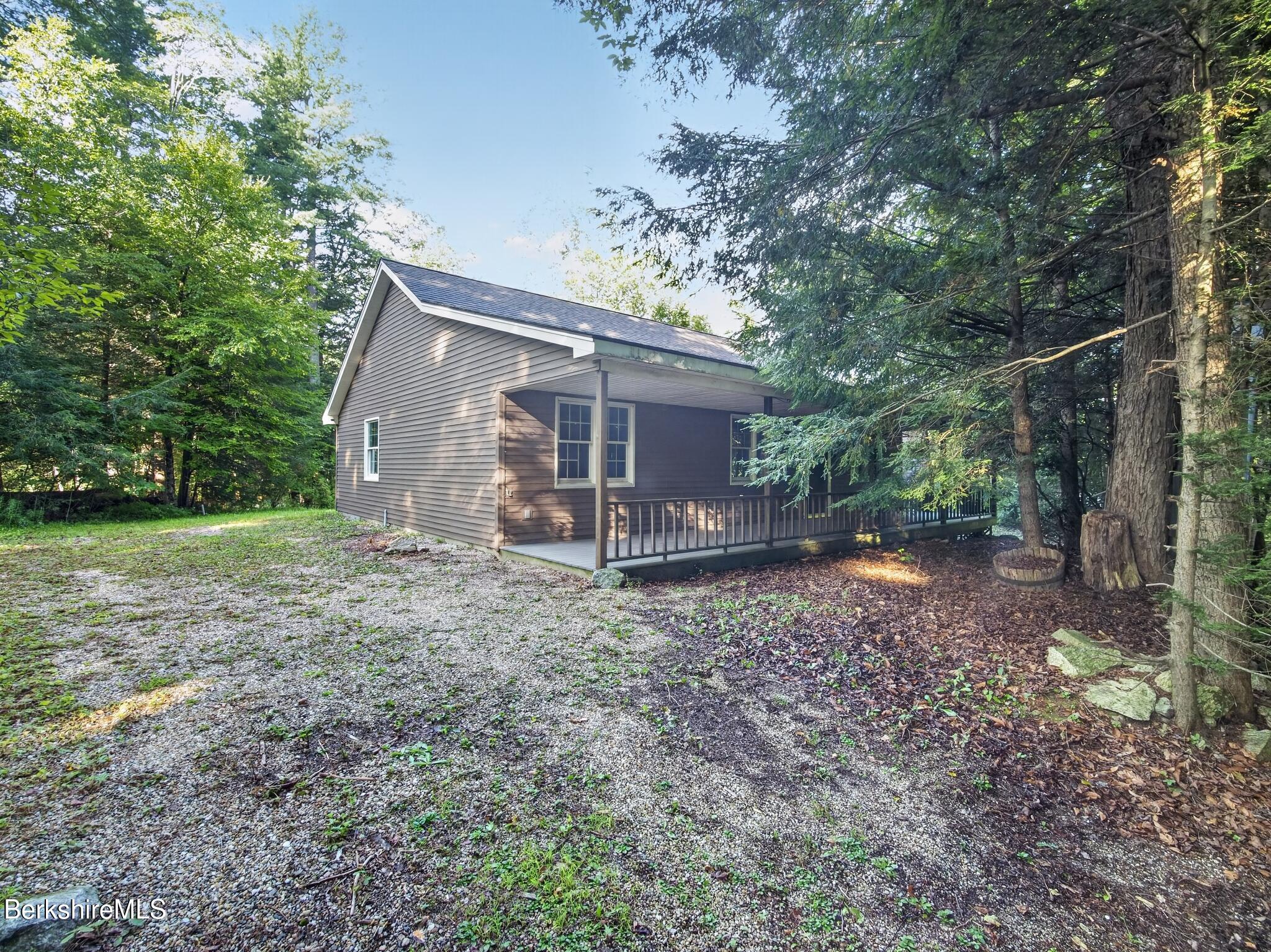 19_96_Shore_Rd-Exterior-0002