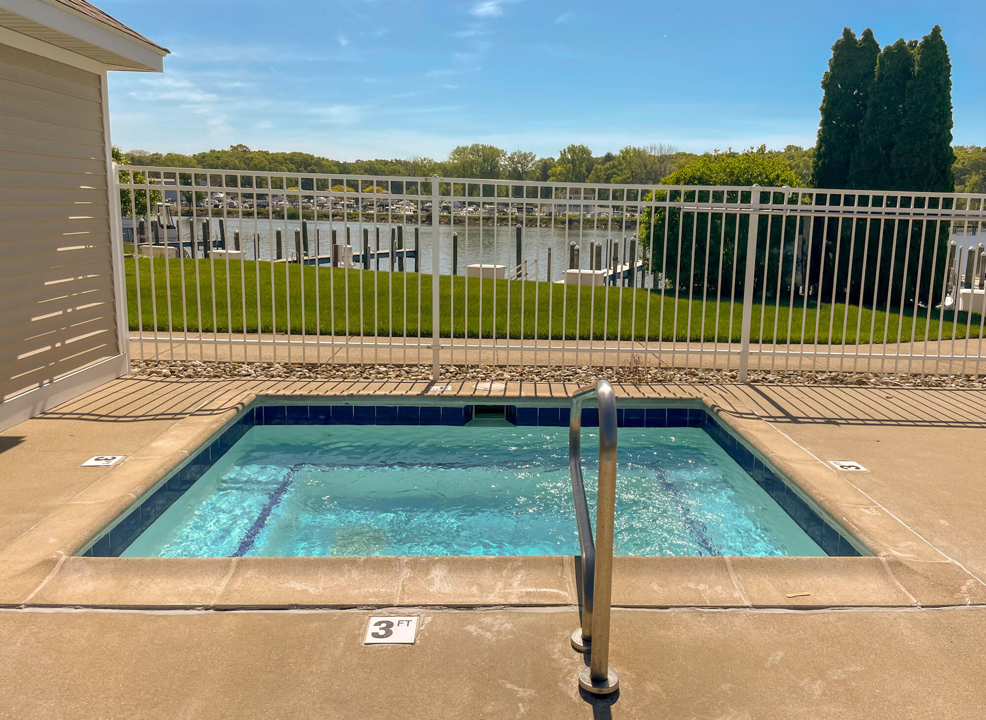 398 Anchors Way, Unit 87S St. Joseph, MI 49085 - Photo 12 of 16 hot tub