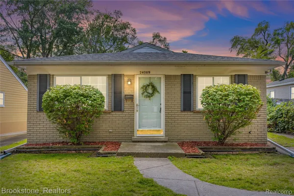 $195,000 | 24089 Hopkins Street, Dearborn Heights, MI 48125