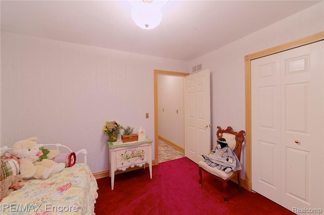 220 Oak Street Rochester, MI 48307 - Photo 28 of 54 Upper bedroom.