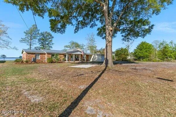 $645,000 | 1922 Bella Coola Road, Lake Waccamaw, NC 28450