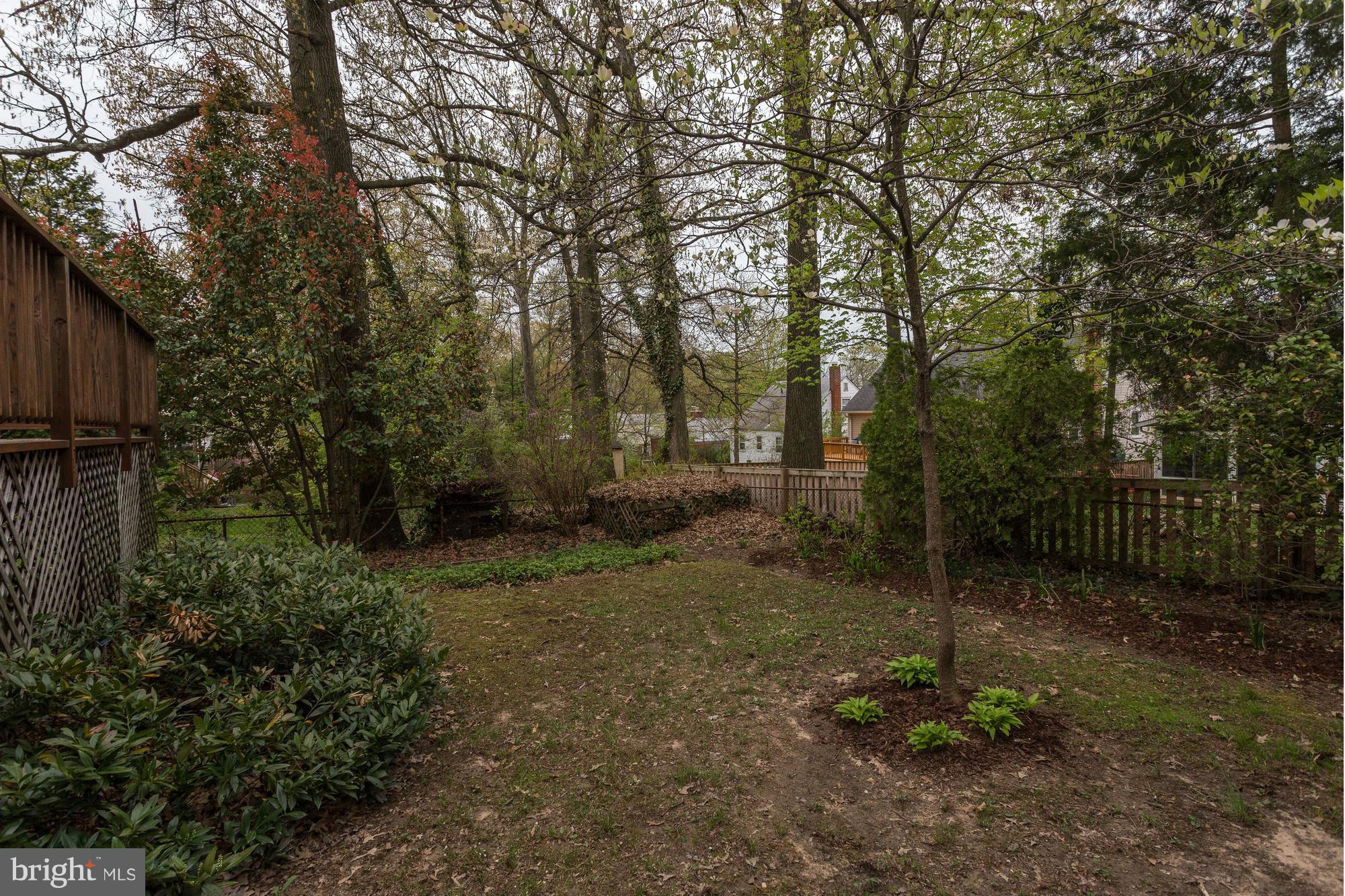 10600 Inwood Avenue Silver Spring, MD 20902 - Photo 29 of 30 Exterior (Rear)