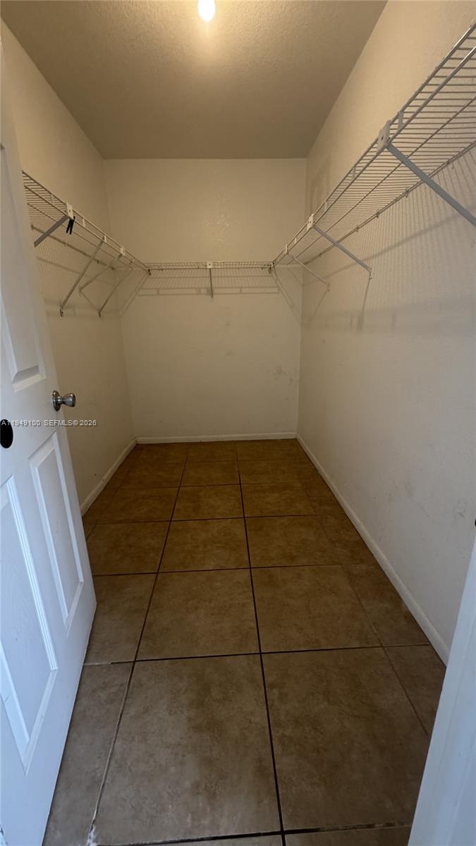 915 Southeast 13th Road Homestead, FL 33035 - Photo 15 of 23