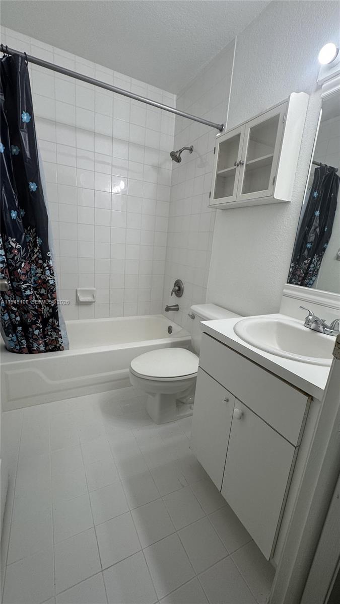 915 Southeast 13th Road Homestead, FL 33035 - Photo 7 of 23