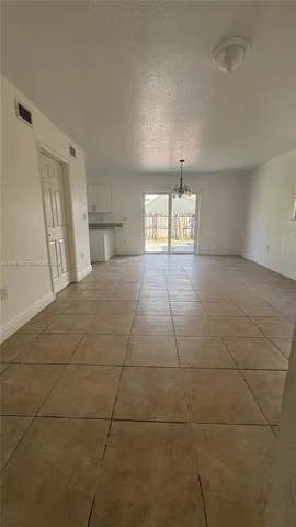 $2,800 | 915 Southeast 13th Road, Homestead, FL 33035