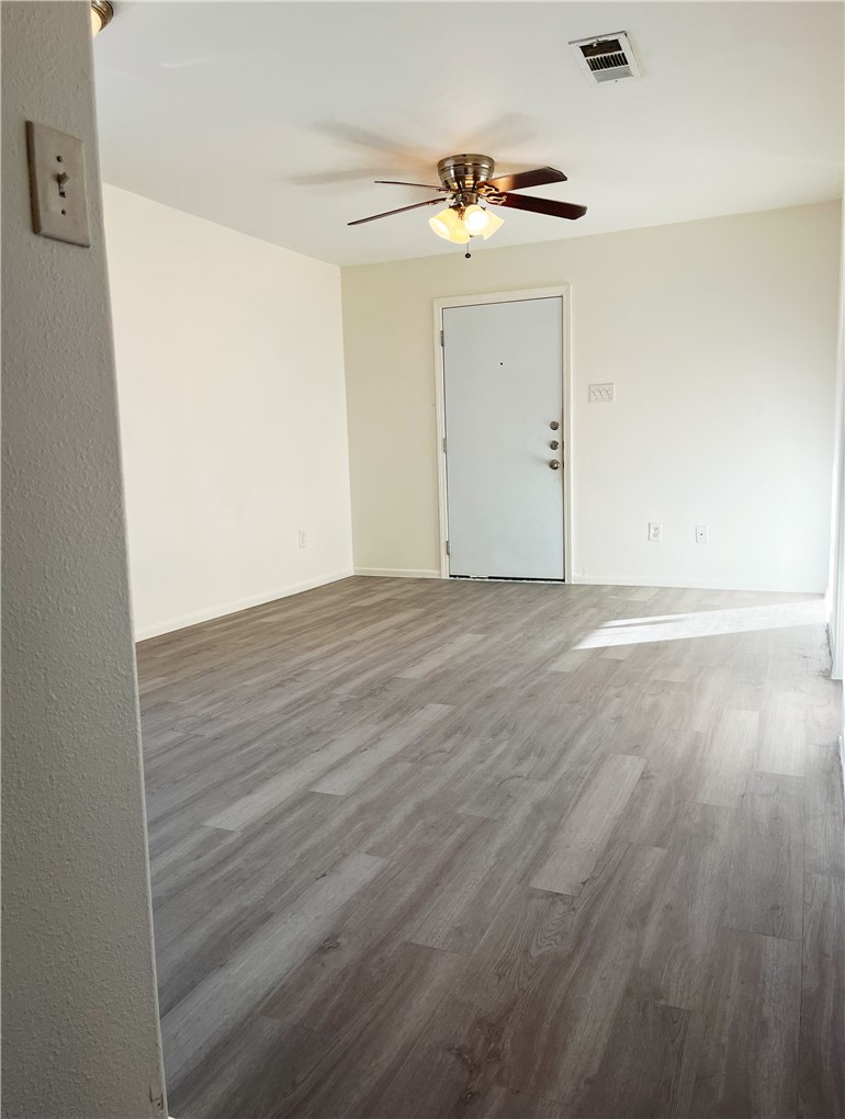 1802 16th Street, Unit B Corpus Christi, TX 78404 - Photo 5 of 17