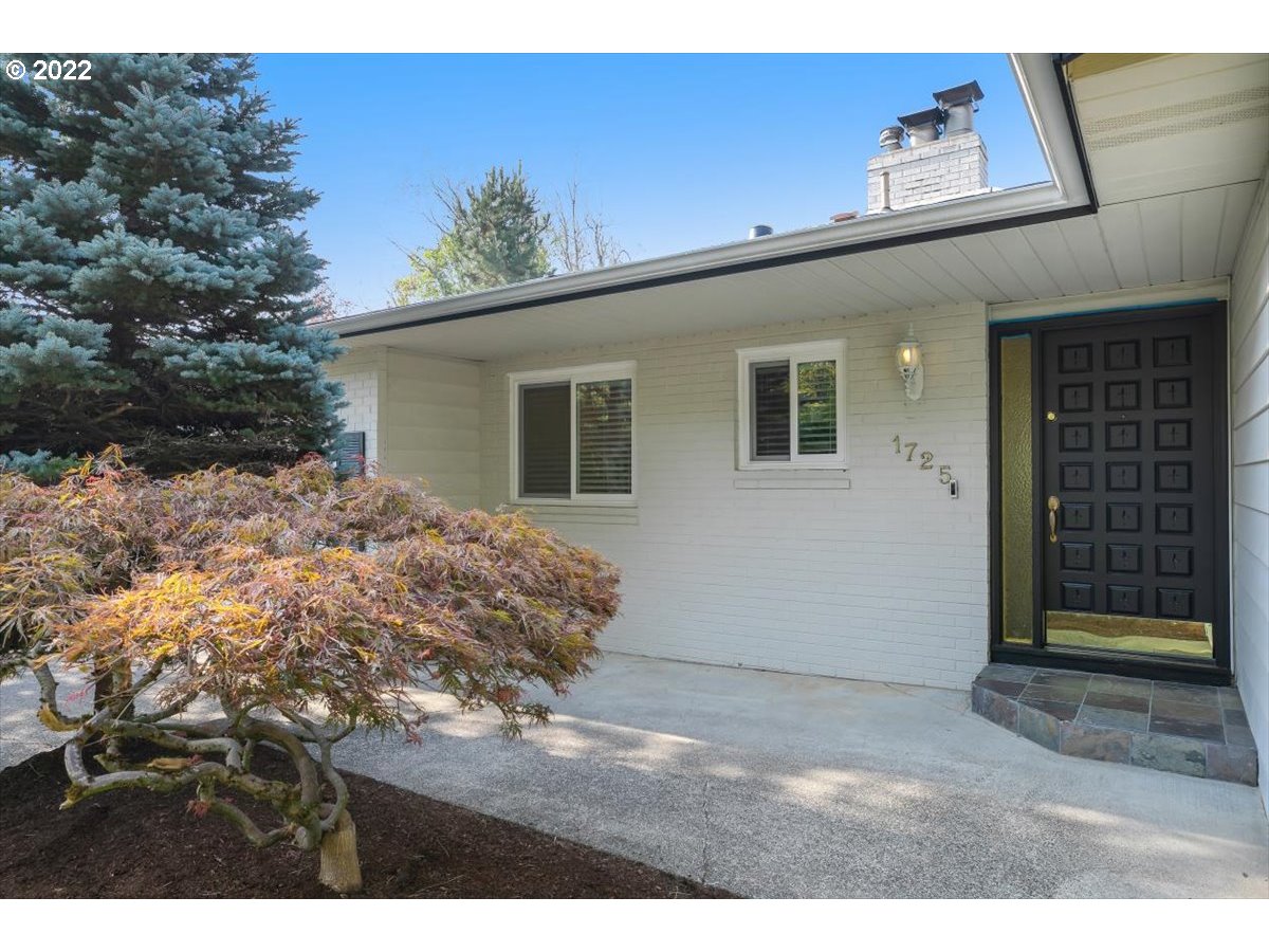 1725 Southwest 29th Court Gresham, OR 97080 - Photo 2 of 23 Gallery Image 2