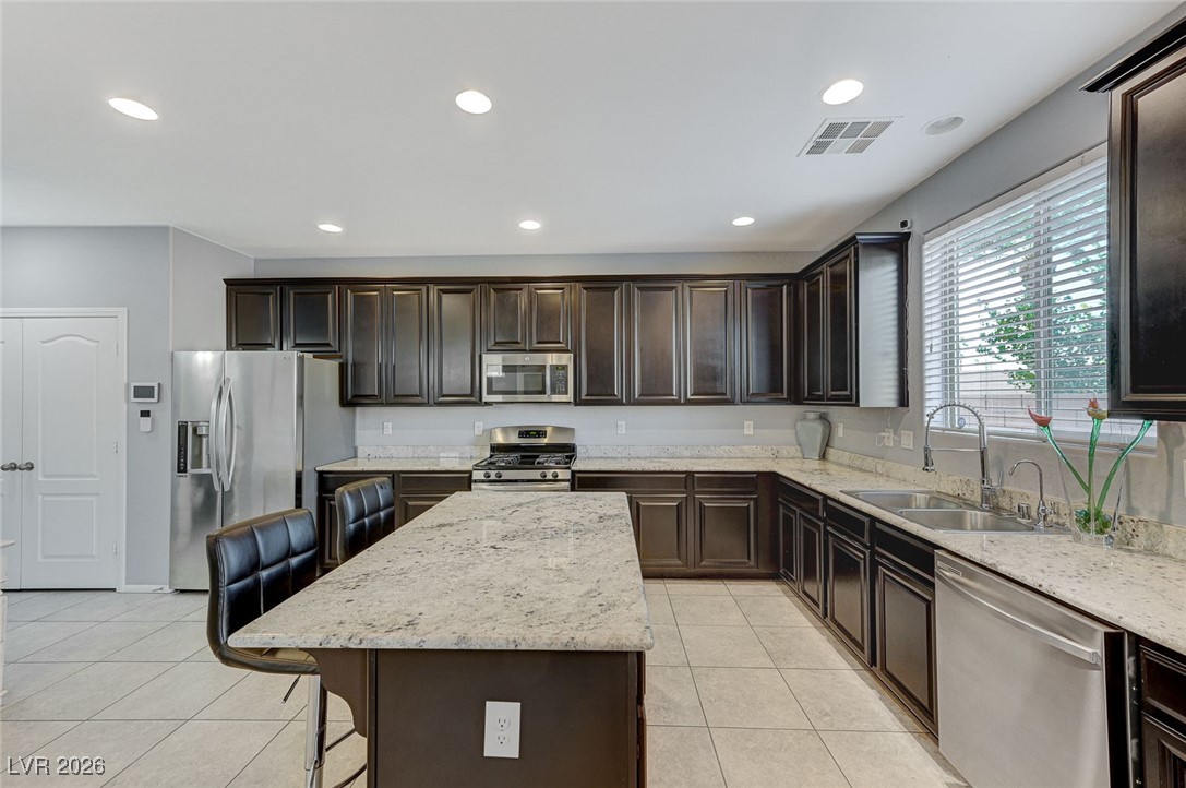 6276 Point Isabel Way Las Vegas, NV 89122 - Photo 10 of 38