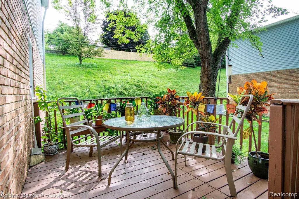 525 East University Drive, Unit 1002 Rochester, MI 48307 - Photo 11 of 12