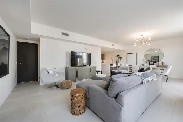 $12,500 | 401 North Birch Road, Unit TH7, Fort Lauderdale, FL 33304