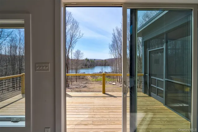 $3,500 | 90 Meadow Lane, Fremont Center, NY 12736