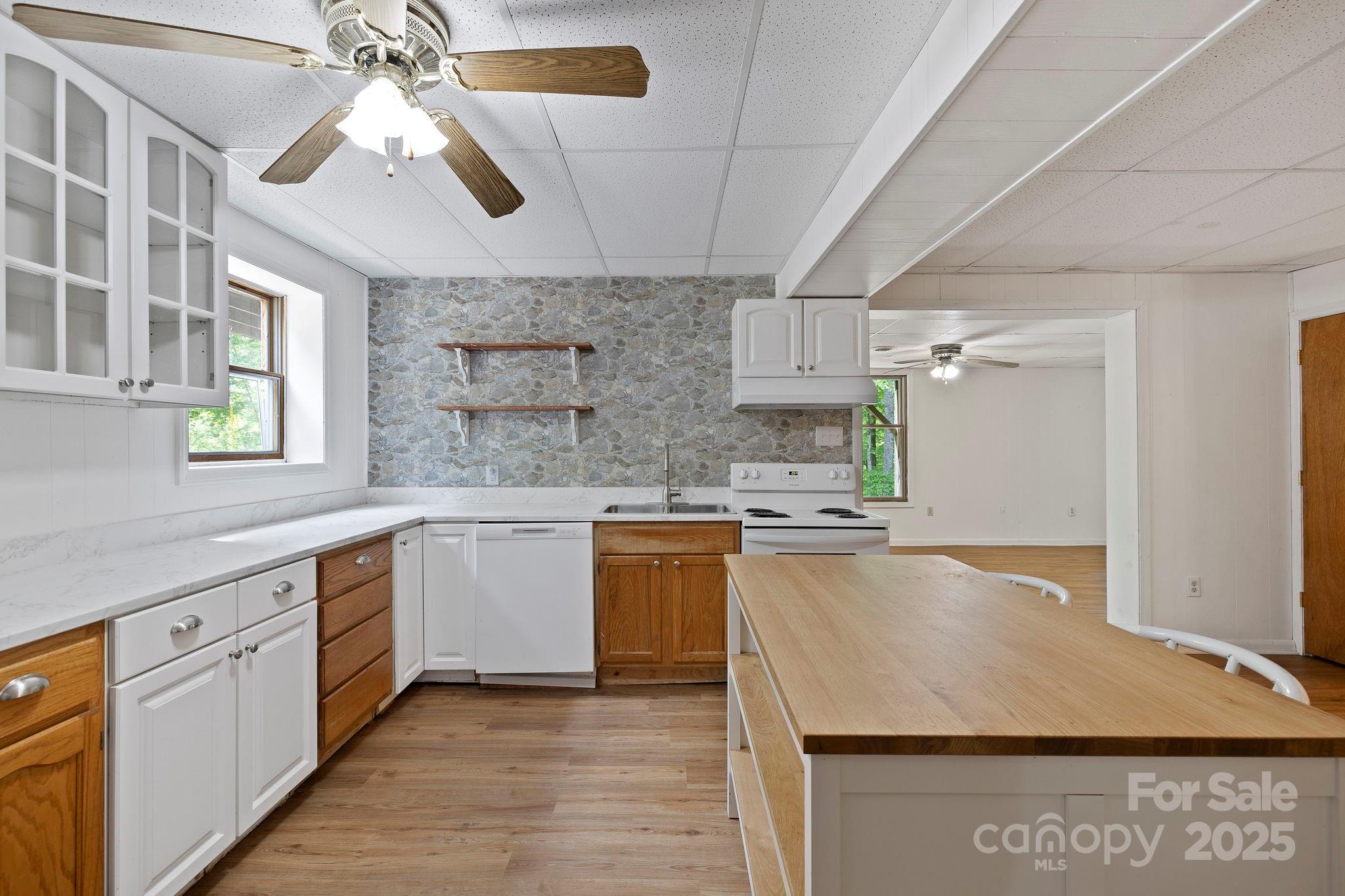 909 Pearson Falls Road Saluda, NC 28773 - Photo 32 of 41 Gallery Image 32