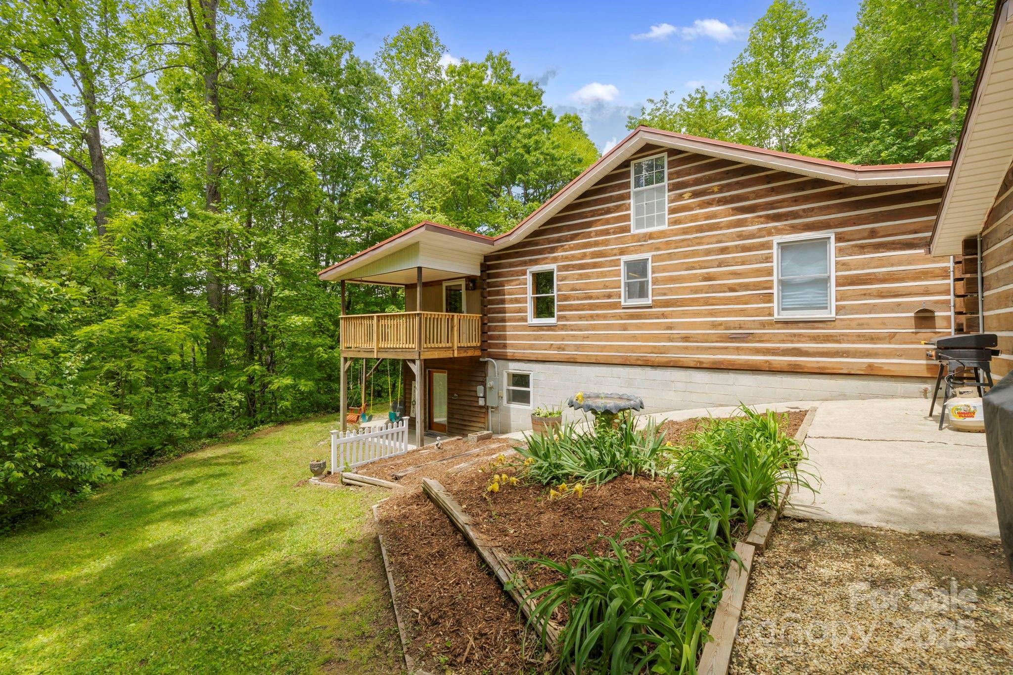 909 Pearson Falls Road Saluda, NC 28773 - Photo 5 of 41 Gallery Image 5