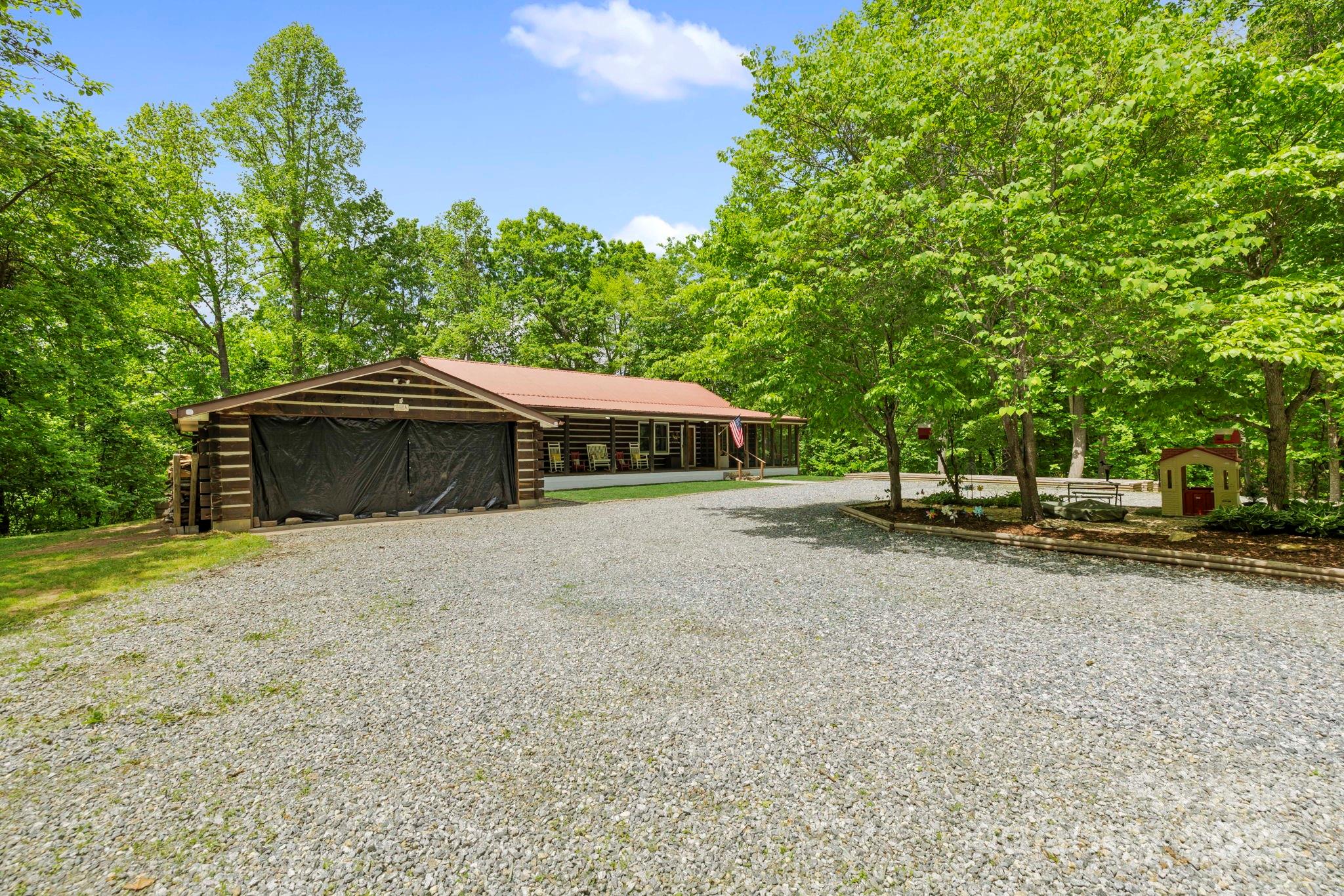 909 Pearson Falls Road Saluda, NC 28773 - Photo 7 of 41 Gallery Image 7