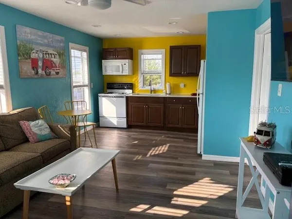 $289,900 | 13343 Gulf Boulevard, Unit D14, St. Petersburg, FL 33708