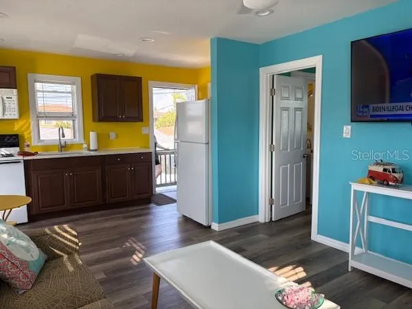 $289,900 | 13343 Gulf Boulevard, Unit D14, St. Petersburg, FL 33708