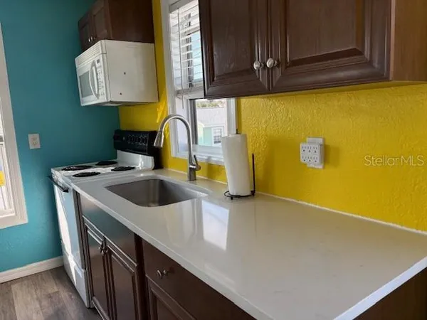 $289,900 | 13343 Gulf Boulevard, Unit D14, St. Petersburg, FL 33708