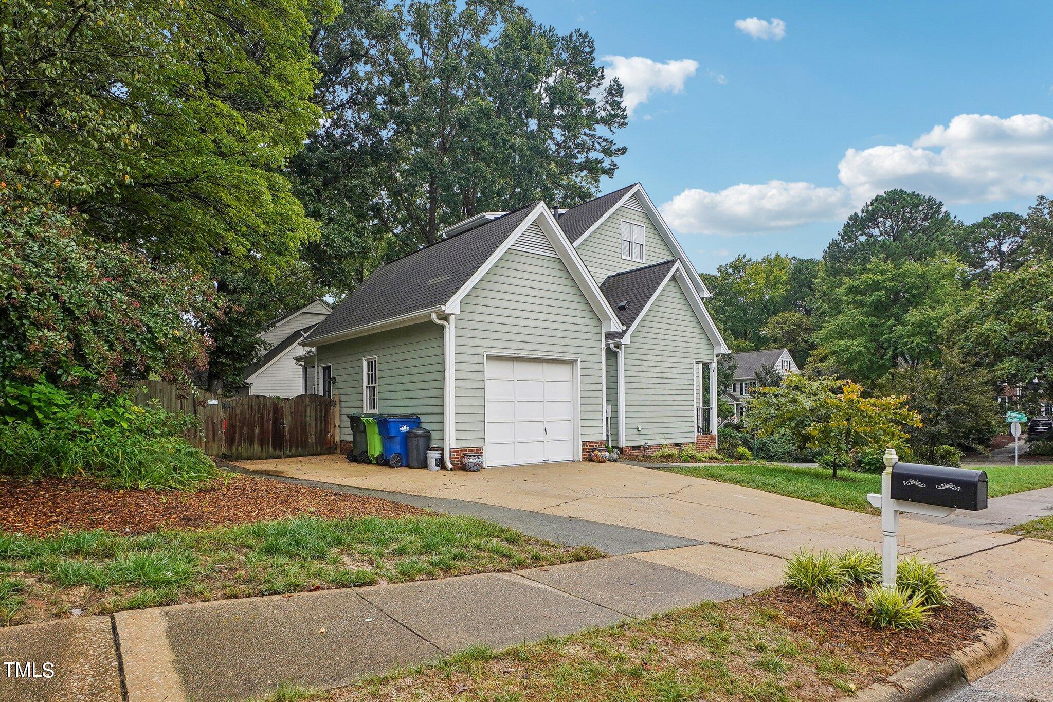 2328 Pastille Lane Raleigh, NC 27612 - Photo 5 of 47 Pastille Ln-005