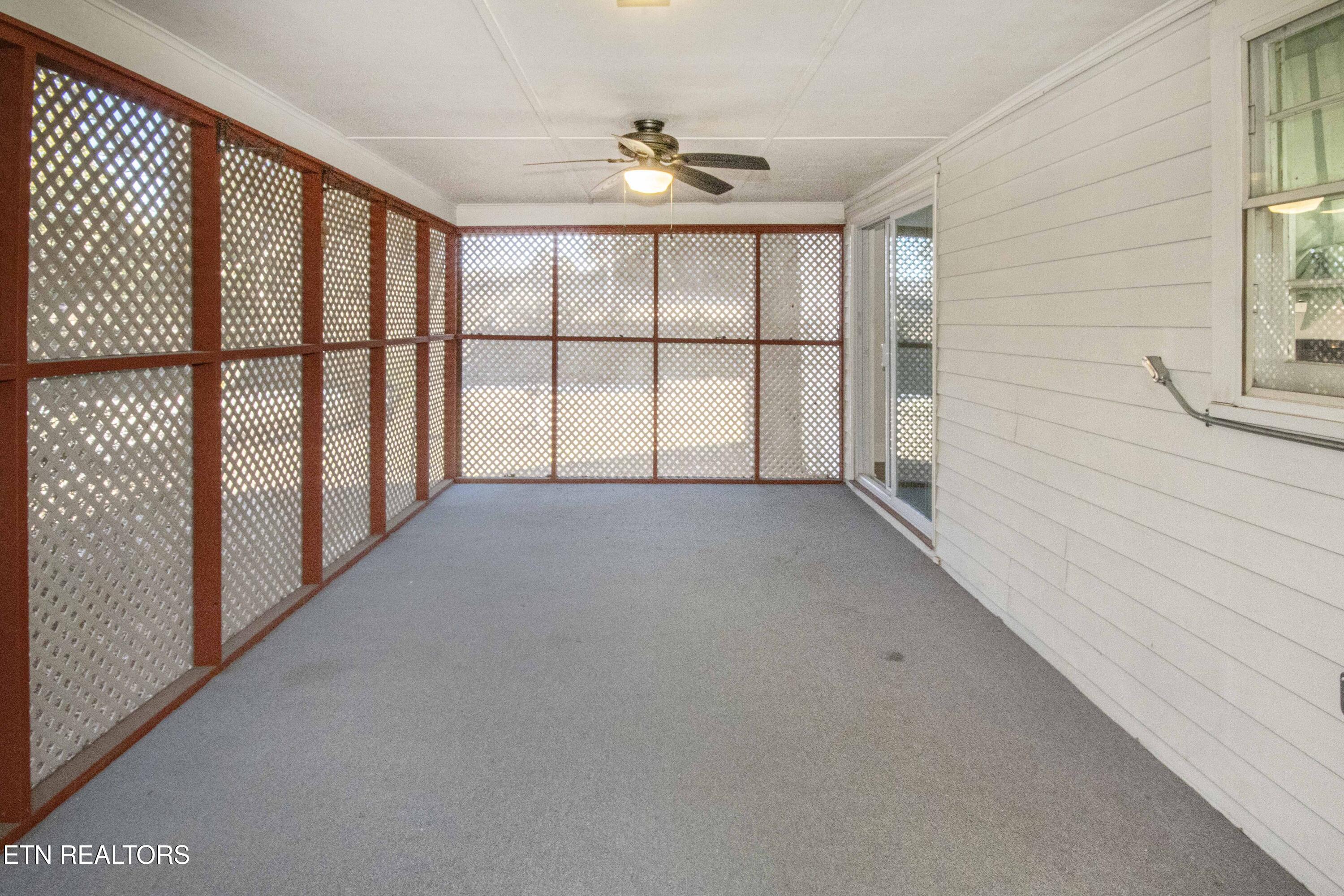 118 Bennett Road Oliver Springs, TN 37840 - Photo 20 of 48 V19A9527