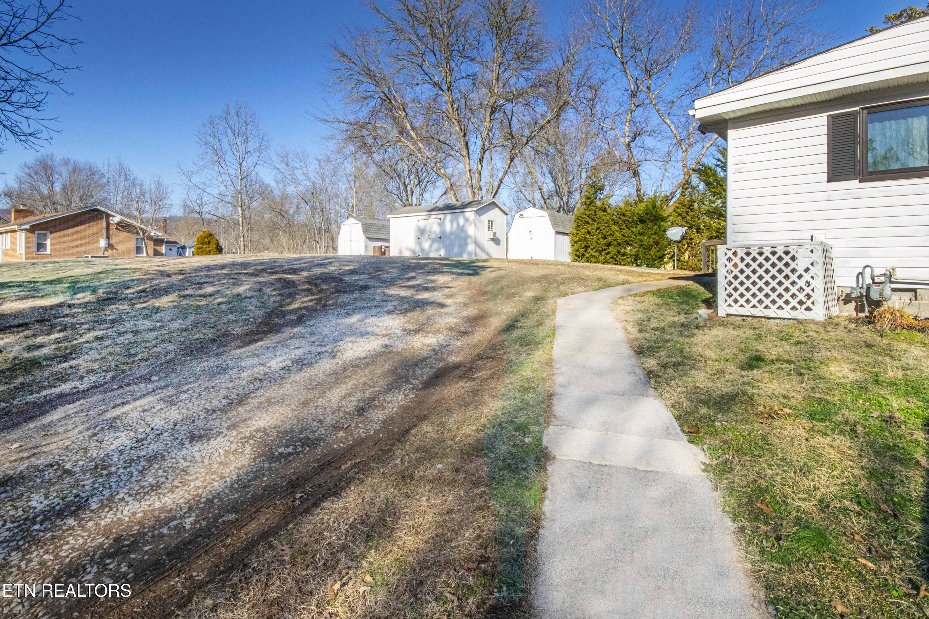 118 Bennett Road Oliver Springs, TN 37840 - Photo 39 of 48 V19A9516